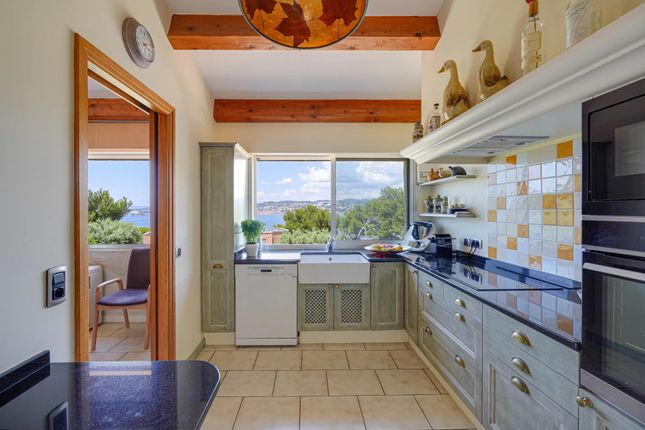 Villa for sale in Sanary Sur Mer, Provence Coast (Cassis To Cavalaire), Provence - Var