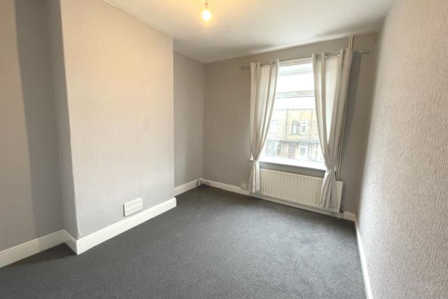 32, Malsis Road, Keighley photo 4
