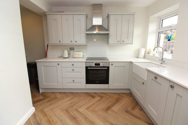 2, Cranham Gardens, Upminster photo 4