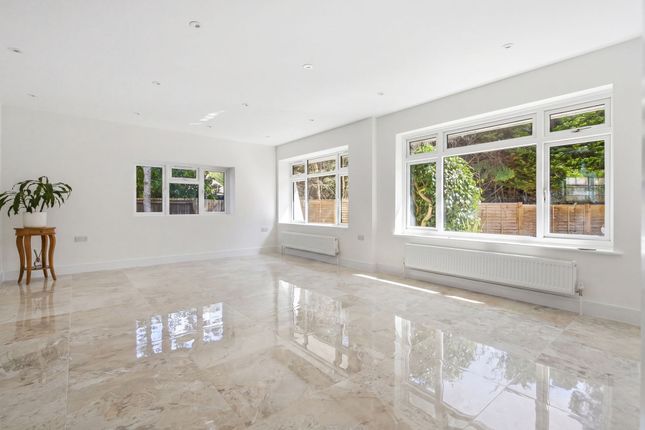 Friars Lodge Greyfriars Drive, Ascot photo 4