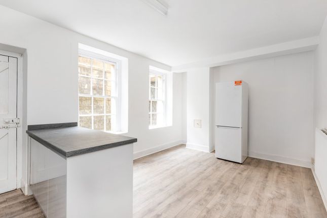 Lower Ground Floor Apartment, The Paragon, Bath photo 4