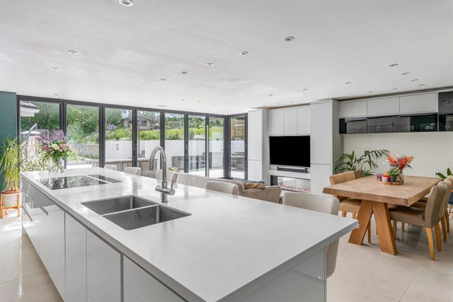 27, The Avenue, Welwyn photo 4