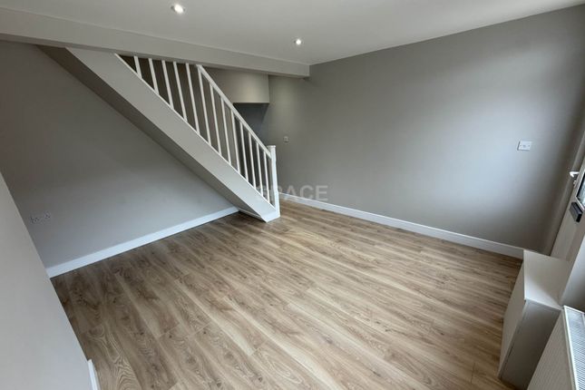 2 Stanway Cottages, Wokingham Road, Reading photo 2