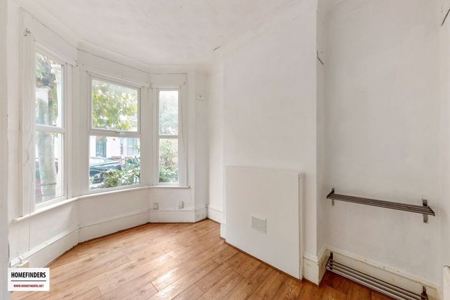 Flat for sale in Chaucer Road, Forest Gate