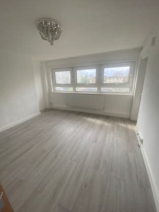 Flat to rent in 1 Eastleigh Road, London