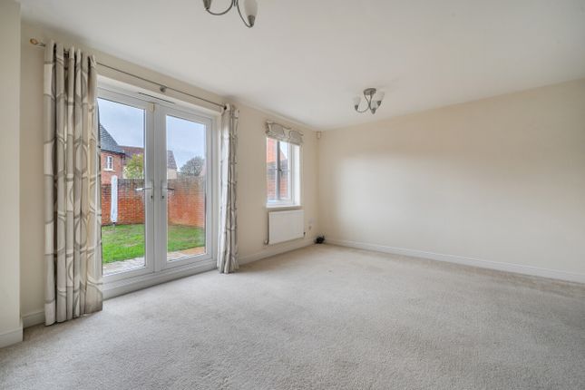 Merlin Way, Berkshire photo 3