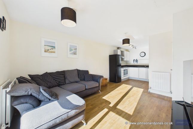 Harrow Close, Addlestone photo 2