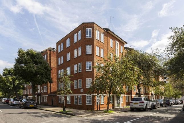 Thumbnail Flat to rent in Shannon Place, London