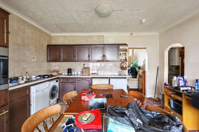 16, Winfield Road, Rotherham photo 4