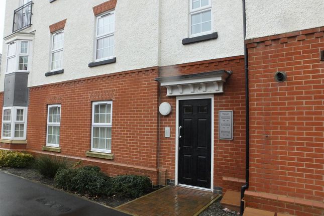 Flat to rent in Salford Way, Church Gresley, Swadlincote