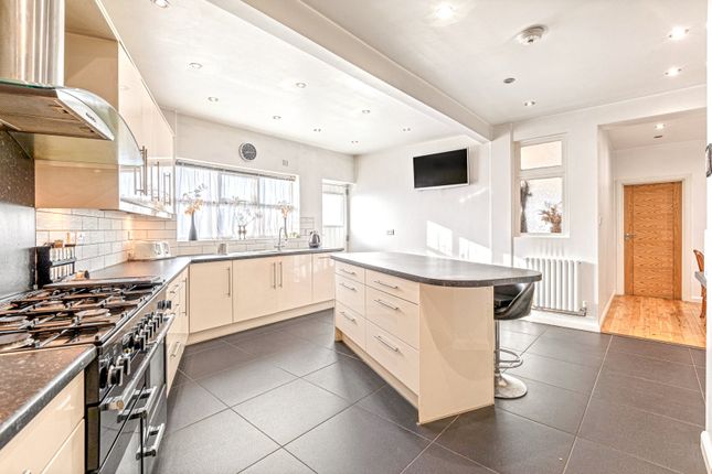 73, Tennis Court Drive, Leicester photo 3