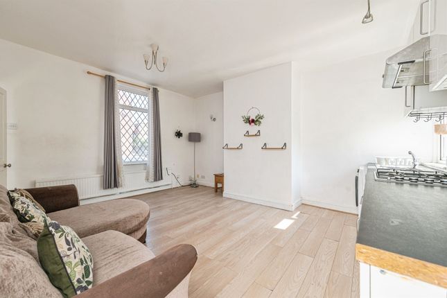 5, Woodbine Street, Ossett photo 4