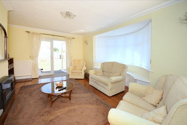 155, Hall Avenue, Rushden photo 4