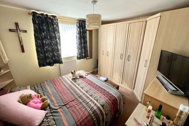 73, Falcon Park, Paignton photo 4