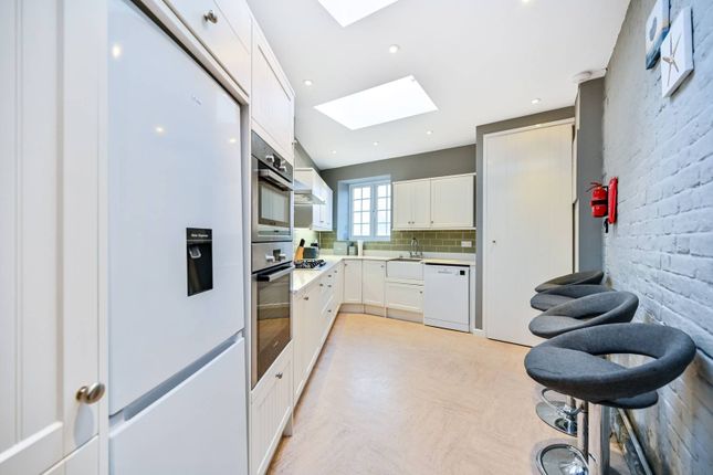 Thumbnail Semi-detached house to rent in Burfield Road, Windsor