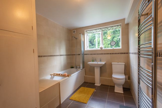 End terrace house for sale in The Grove, Chipping