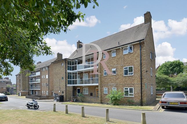 Flat to rent in Studholme Court, Finchley Road, Hampstead