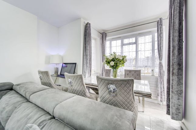 Thumbnail Flat for sale in Frithville Gardens, Shepherd's Bush, London