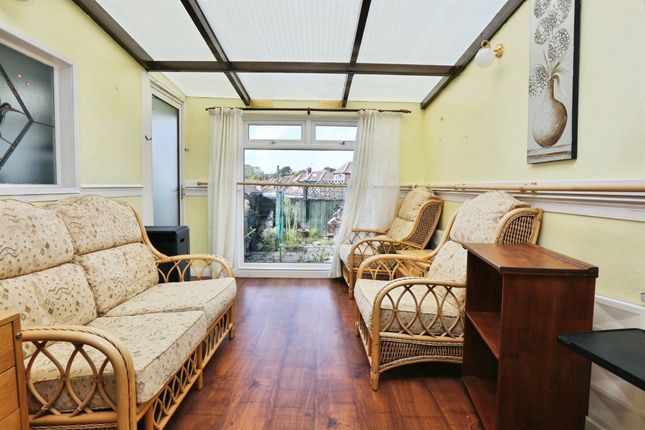 11, Rowland Road, Fareham photo 3