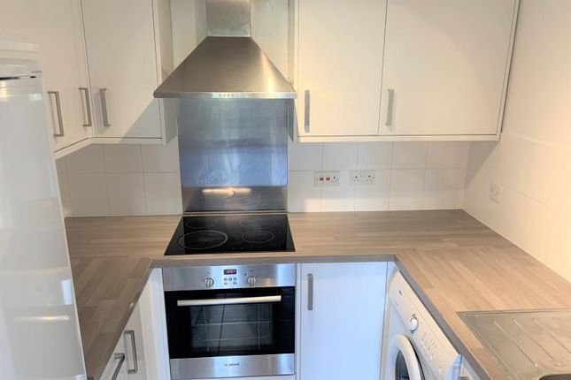 Flat to rent in Southey Road, Wimbledon