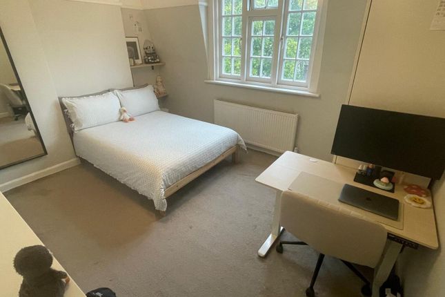 Flat 10, Royley House, 104 - 110 Old Street, London photo 5