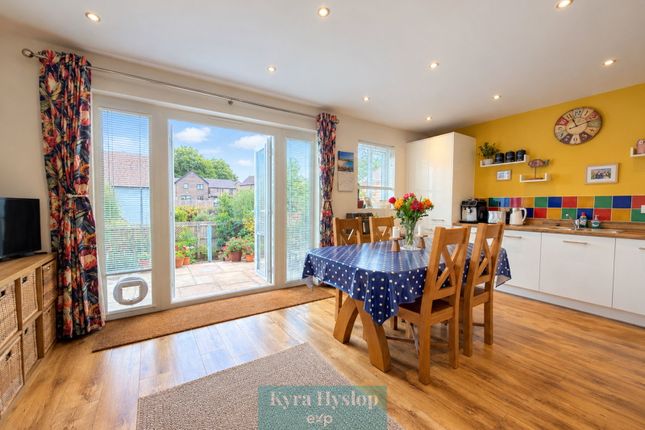 180, Hawkins Road, Exeter photo 2