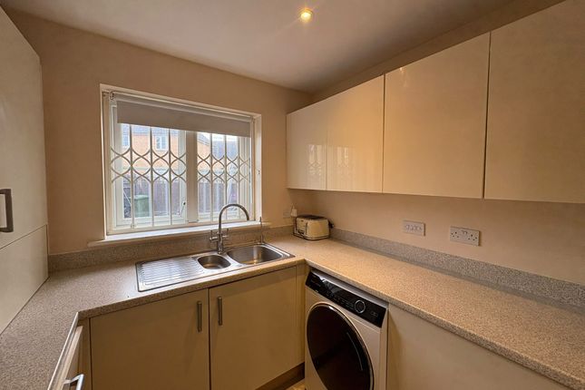 16, Bernwelle Avenue, ROMFORD photo 4