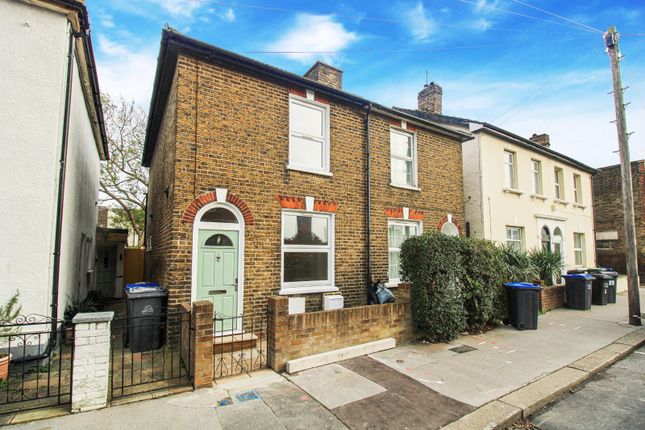 Thumbnail Semi-detached house to rent in Freemasons Road, Croydon