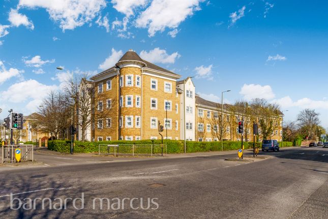 2-bed flat on 144, International Way, Sunbury-On-Thames, £270,000