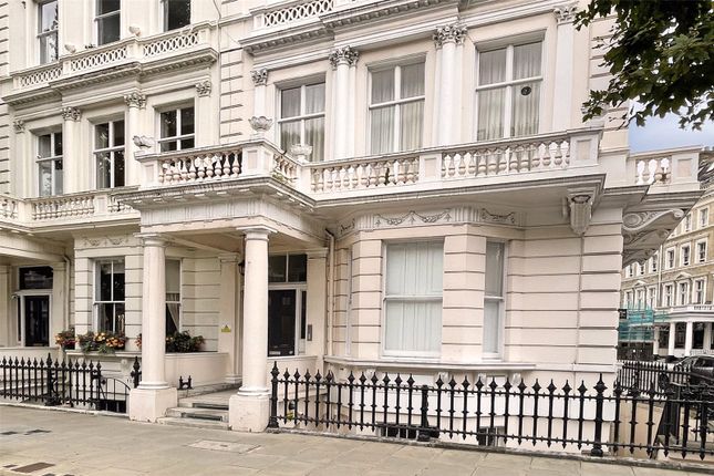 1-bed flat on Flat 2, 115B,, Queen's Gate, London, £900,000