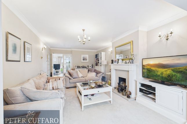 114 St. Margarets Road, Ware photo 2