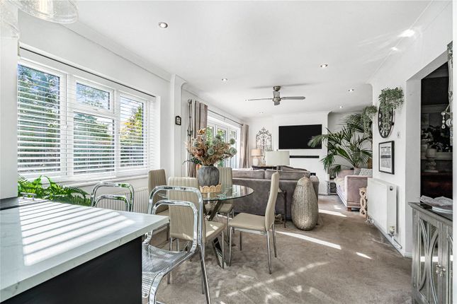 Wentworth Crescent, Ash Vale photo 4