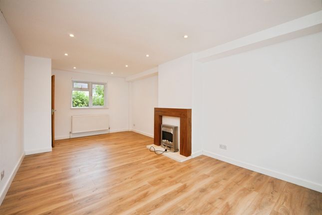2, Green Acres, Welwyn Garden City photo 2