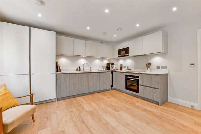 8, Ripplesmere Close, Windsor photo 4