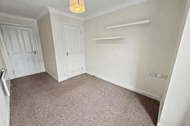 4 Wentworth Court,, Higher Lane, Manchester photo 5
