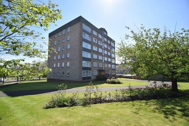 Thumbnail Flat to rent in Spacious 2 Bed Flat, 6E Lennox Court