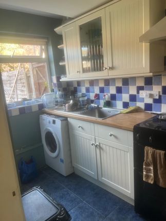 Victoria Road, Romford photo 5