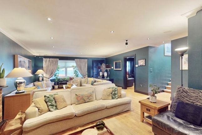 127, Pole Hill Road, Uxbridge photo 3