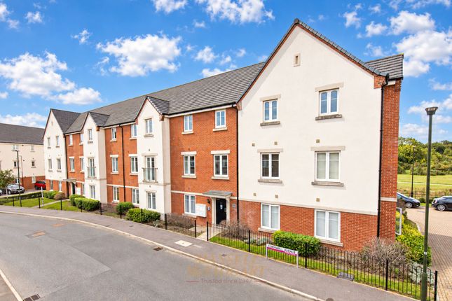 2-bed flat on 7 Martindale House Cornwell Avenue, Crawley, £250,000