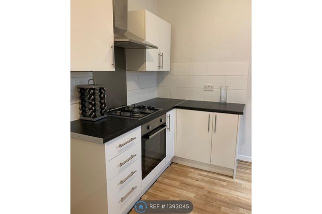 2 bed flat to rent in High Bank, Manchester M18