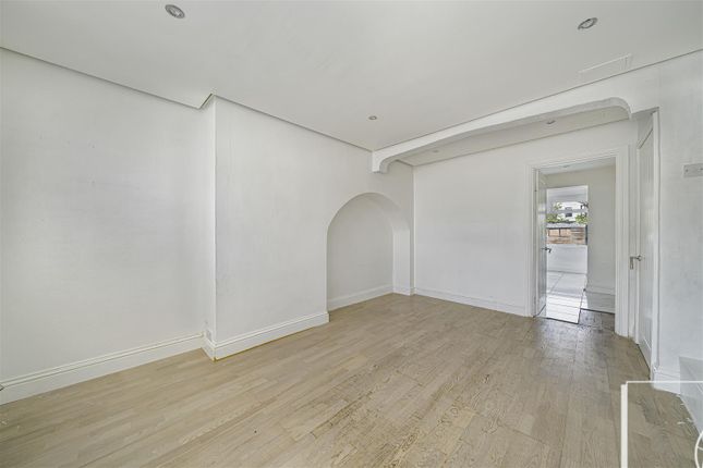 71, Northumberland Park, Erith photo 2