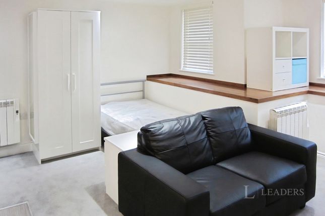 Flat 2, 15, Fitzwilliam Road, Cambridgeshire photo 3