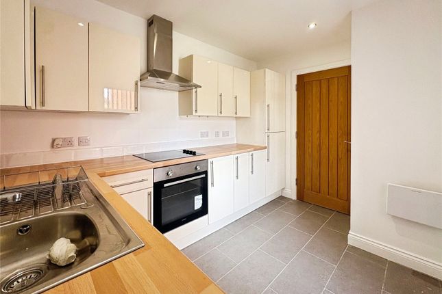3, Ezra Gardens, Bedworth photo 3