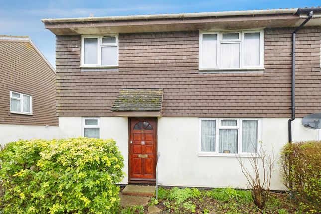 3-bed semi-detached on 3, Scottswood Close, Bushey, £350,000