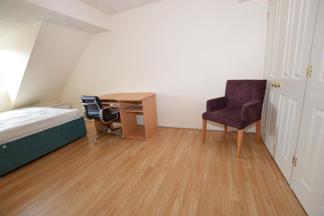 7, Hesper Road, Colchester photo 4