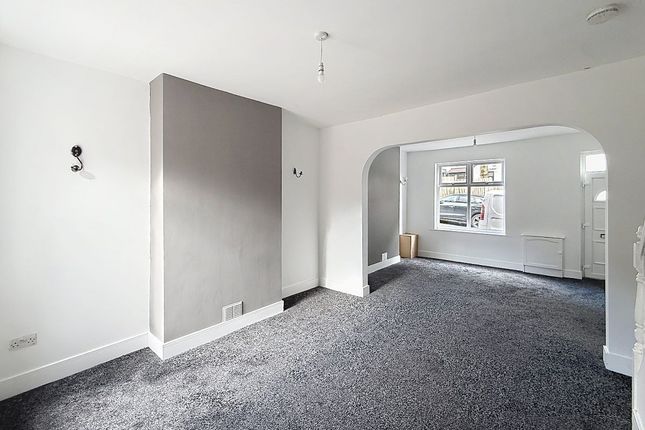 4 Meir View, Stoke on Trent photo 3