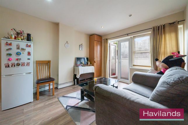 Flat 5, 7 Park Road, London photo 2