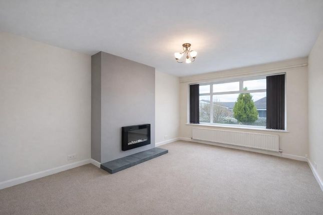 14, Shepherds Close, Bury photo 3