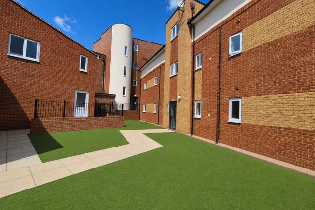 Flat 1, Braid Court, Luton photo 2
