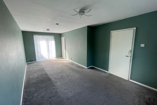 239, Birdsfoot Lane, Luton photo 3